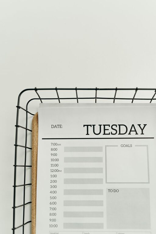 Simple Cleaning Schedule for the Whole Week: Easy Daily Tasks